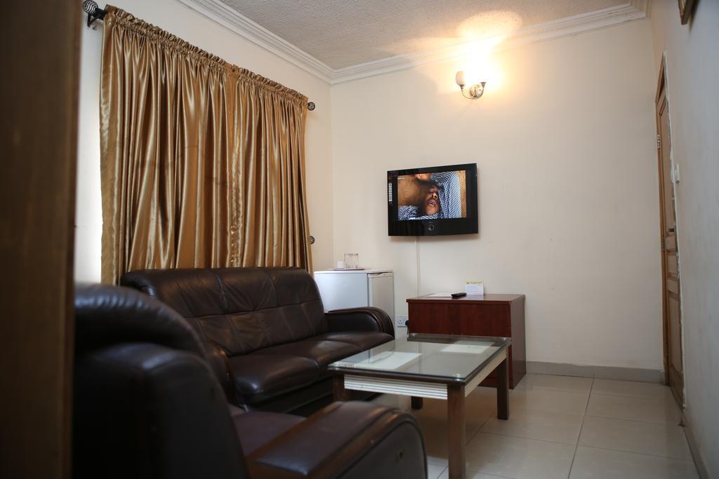 The Habitat Suites International Лаґос Номер фото
