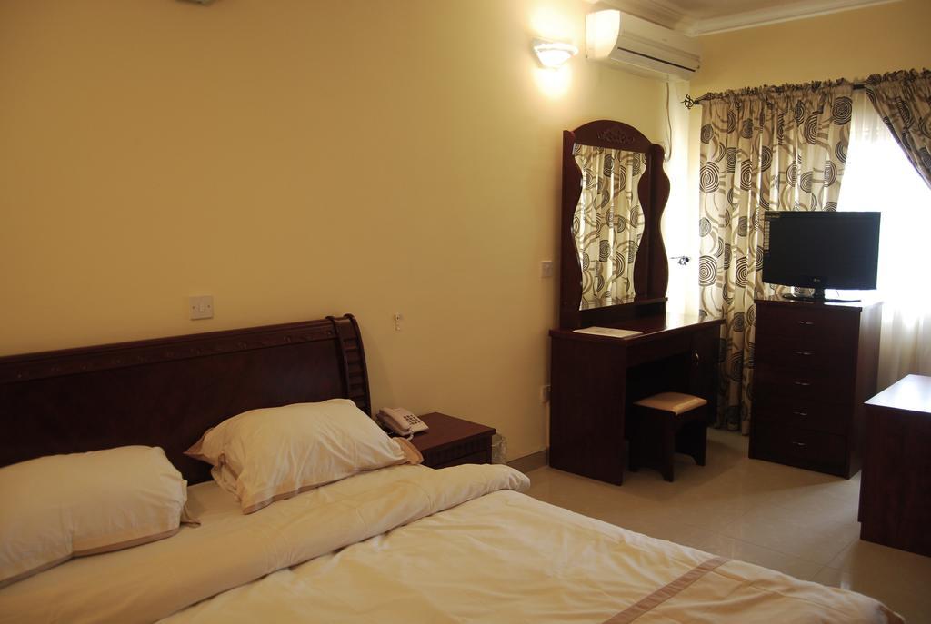 The Habitat Suites International Лаґос Екстер'єр фото