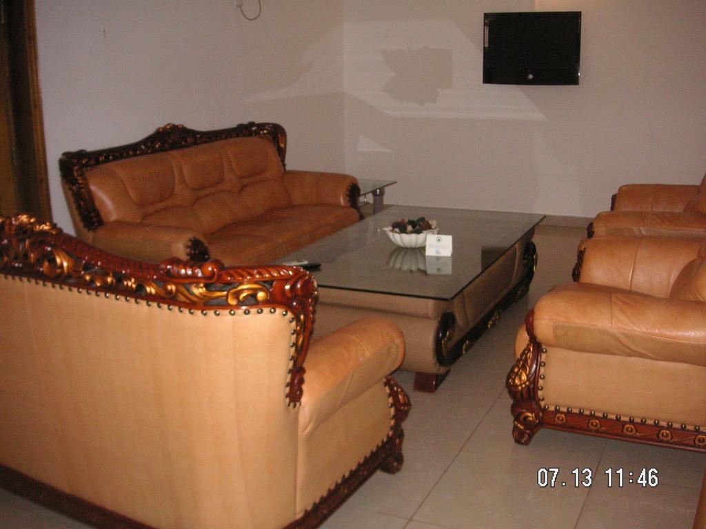 The Habitat Suites International Лаґос Номер фото