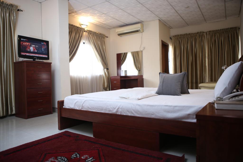 The Habitat Suites International Лаґос Номер фото