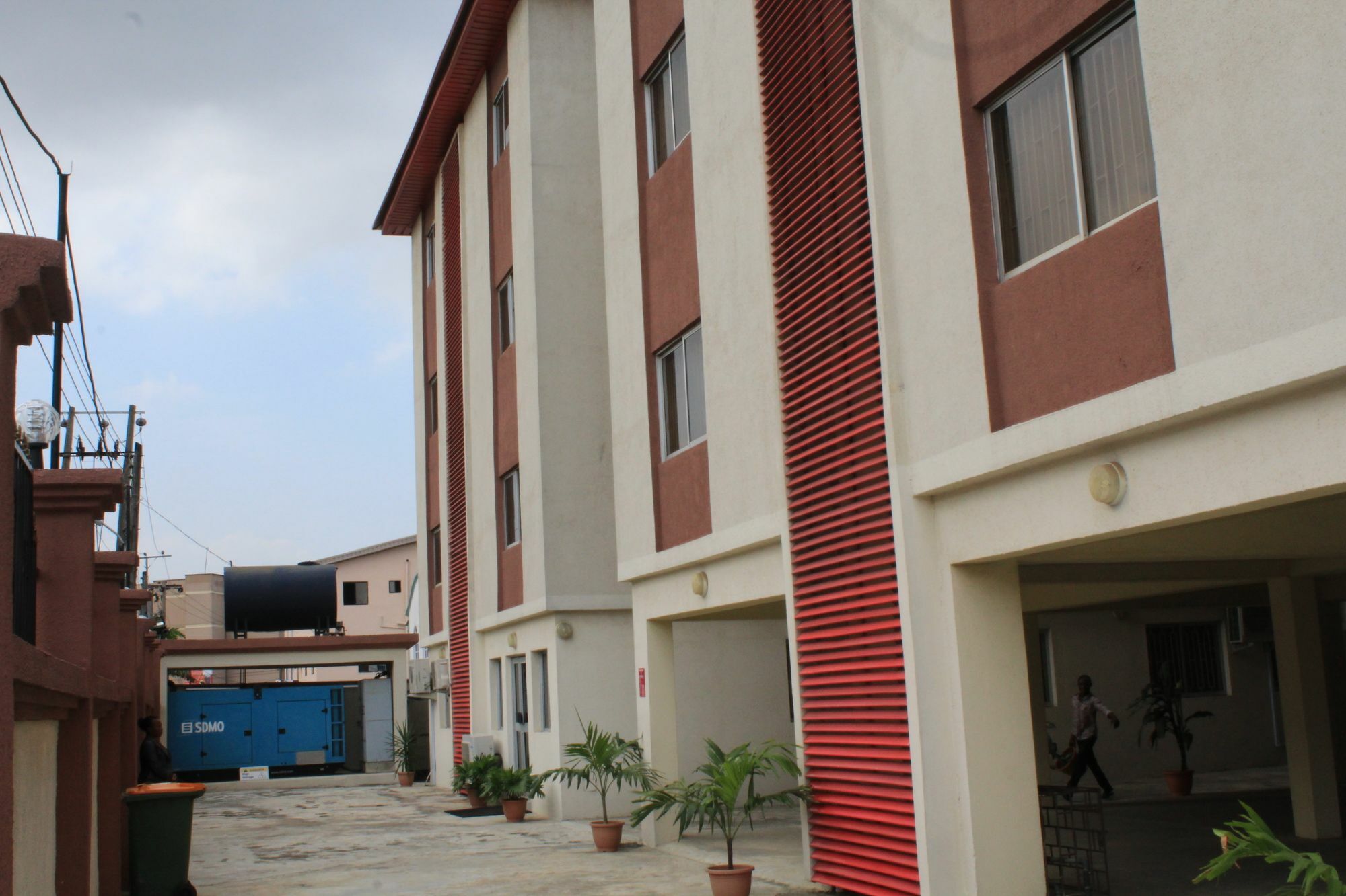 The Habitat Suites International Лаґос Екстер'єр фото