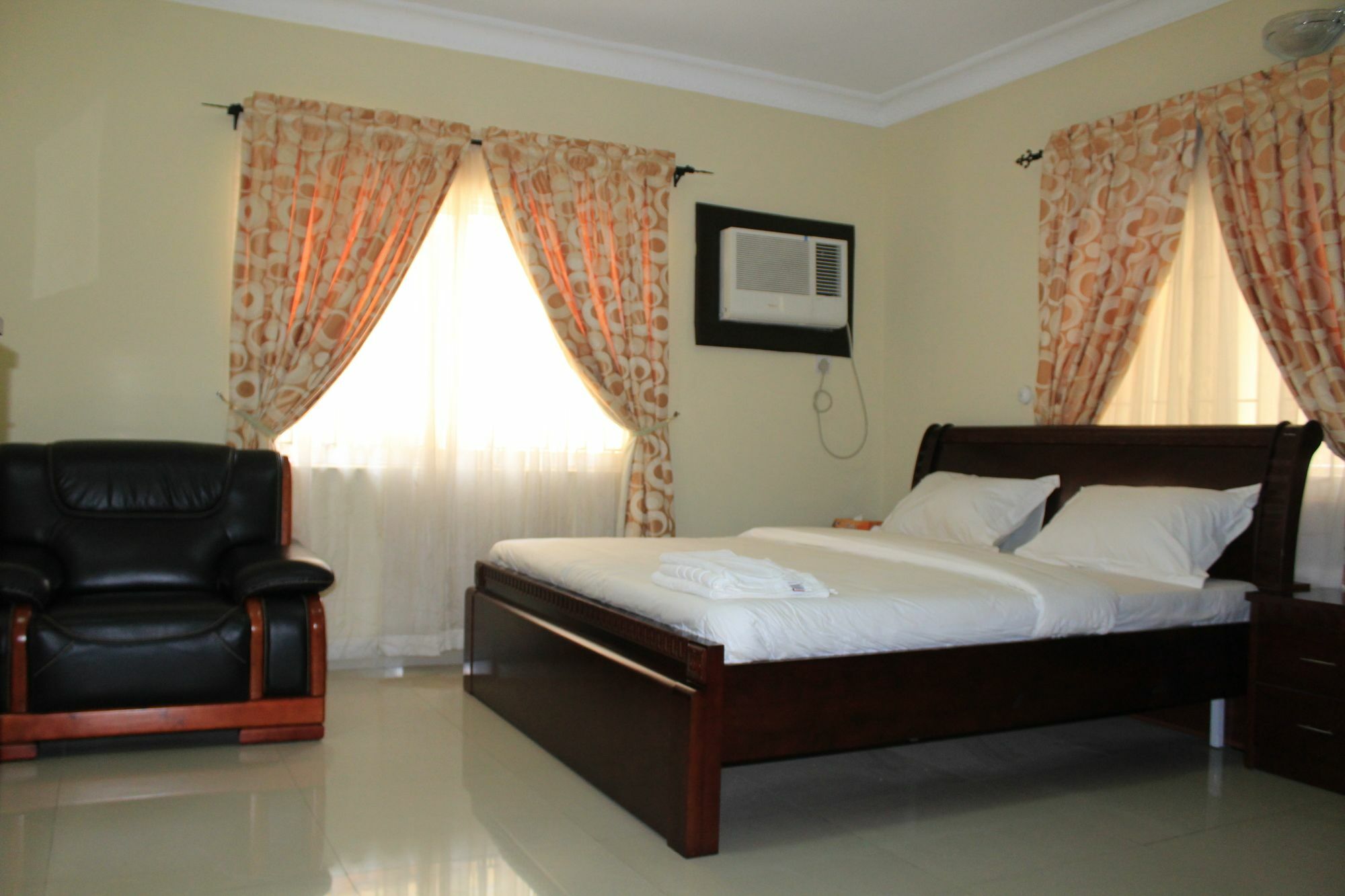 The Habitat Suites International Лаґос Екстер'єр фото